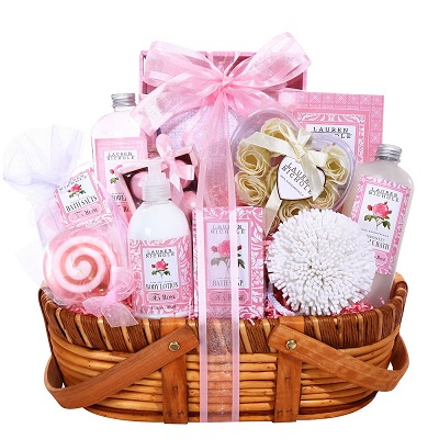 Creative_Mother_Day_Gifts_-_Gifts_Basket